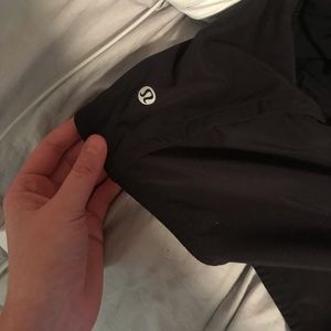 Black Lululemon Speed Up shorts 4”